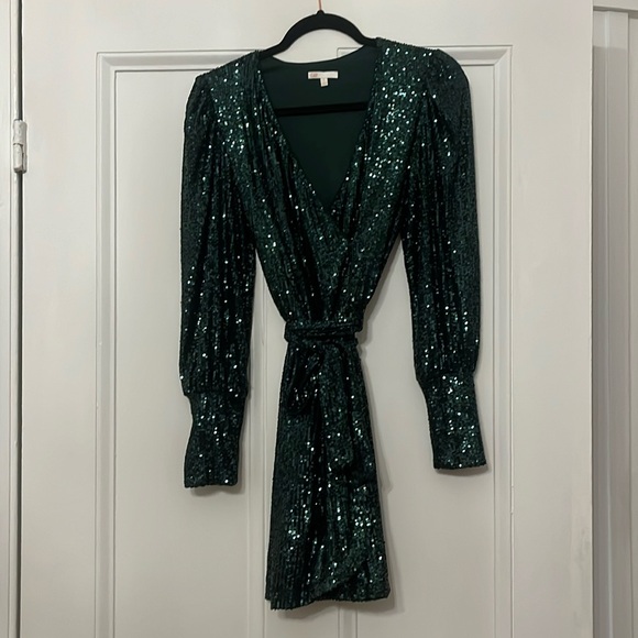Emerald green sequins- holiday party- - Picture 2 of 9
